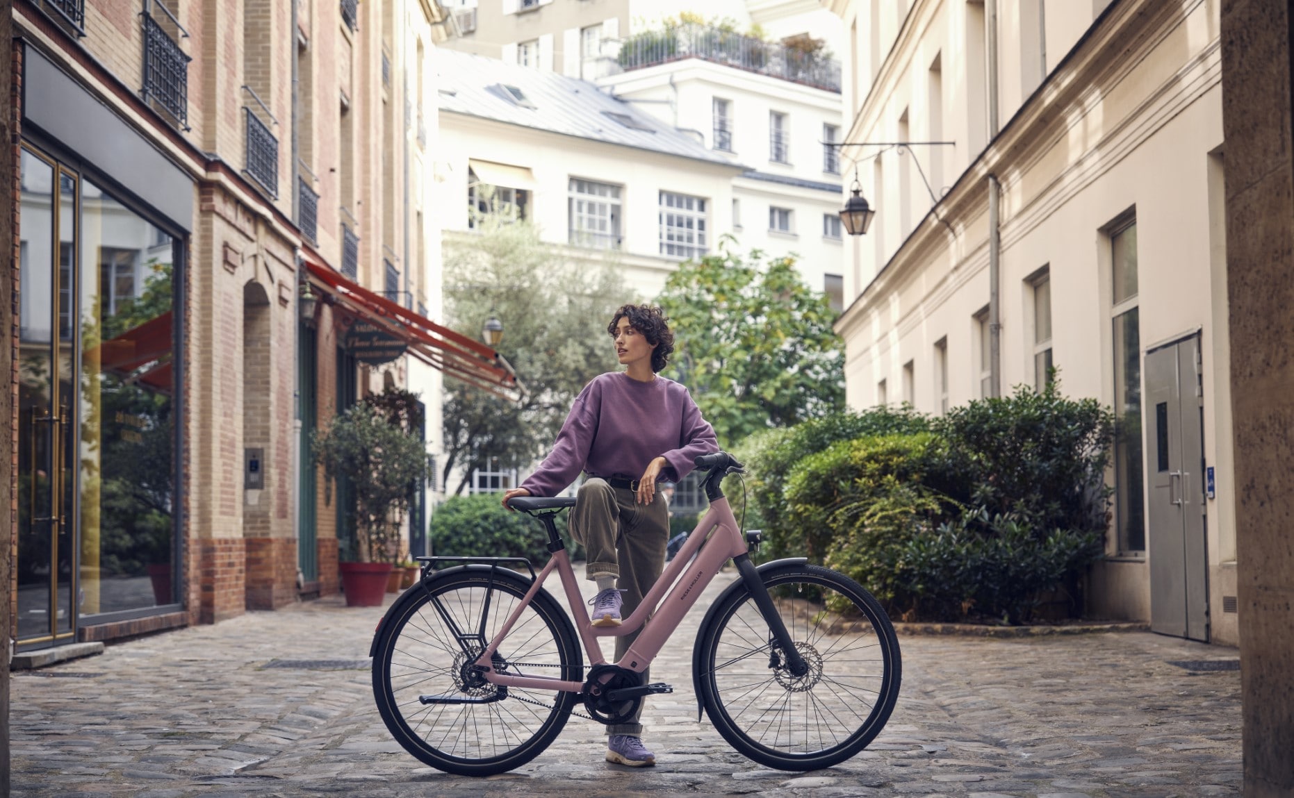 Ansicht des Fahrradhaus-Geschäfts mit ausgestellten Fahrrädern